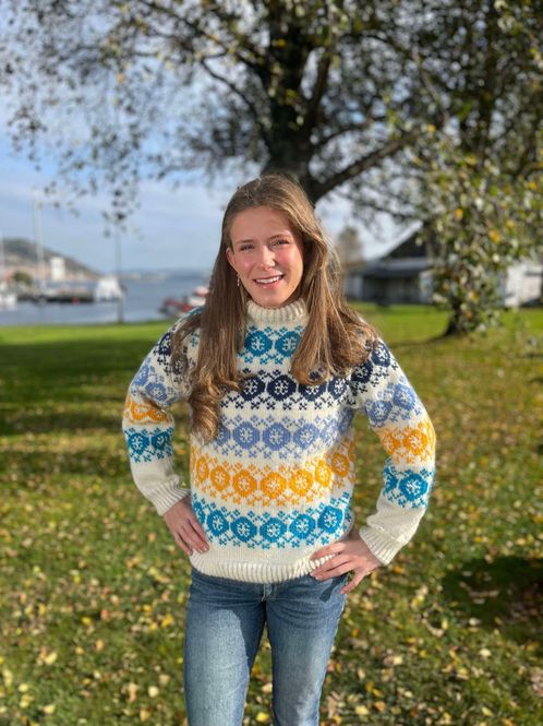Hovedbilde Å-genser i Viking wool (strikkepakke)
