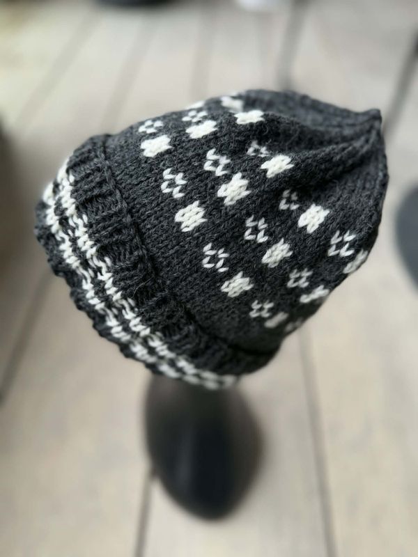 Lue til Is-genser (strikkepakke)