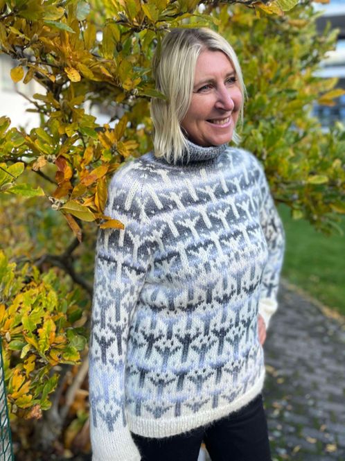 Hovedbilde Elgr-genser, grå - Ferdigstrikka