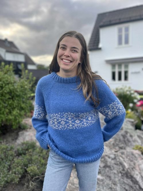 Hovedbilde Augland-genser, blå (oppskrift)