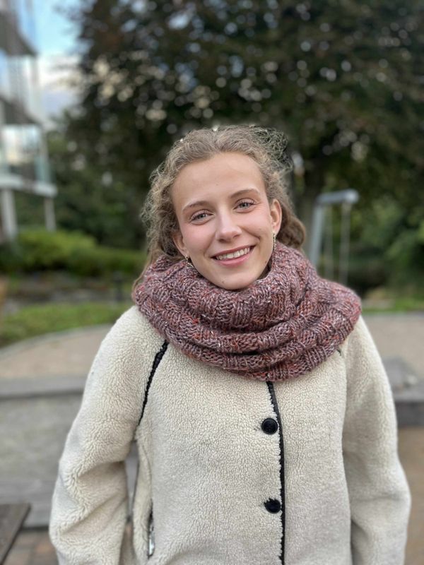 Hals i Kamelia by Permin (oppskrift)