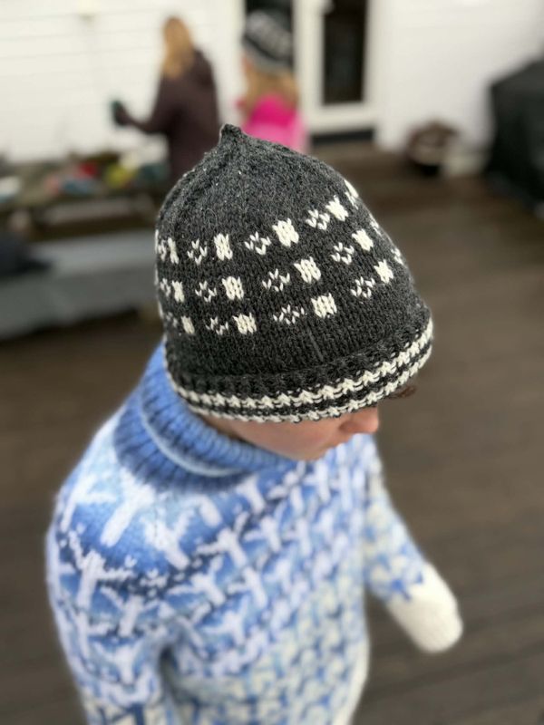 Lue til Is-genser (strikkepakke)