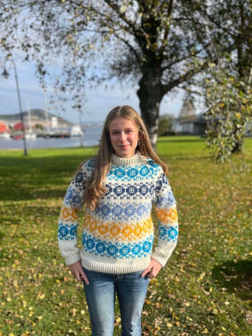 Hovedbilde Å-genser i Viking wool (strikkepakke)