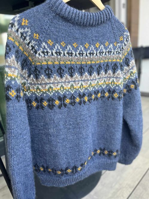 Hovedbilde Topdals-genser (oppskrift)