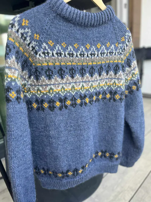 Hovedbilde Topdals-genser (oppskrift)